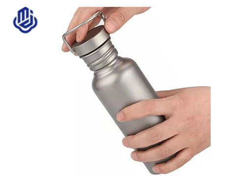 بطری نوشیدنی تیتانیومی